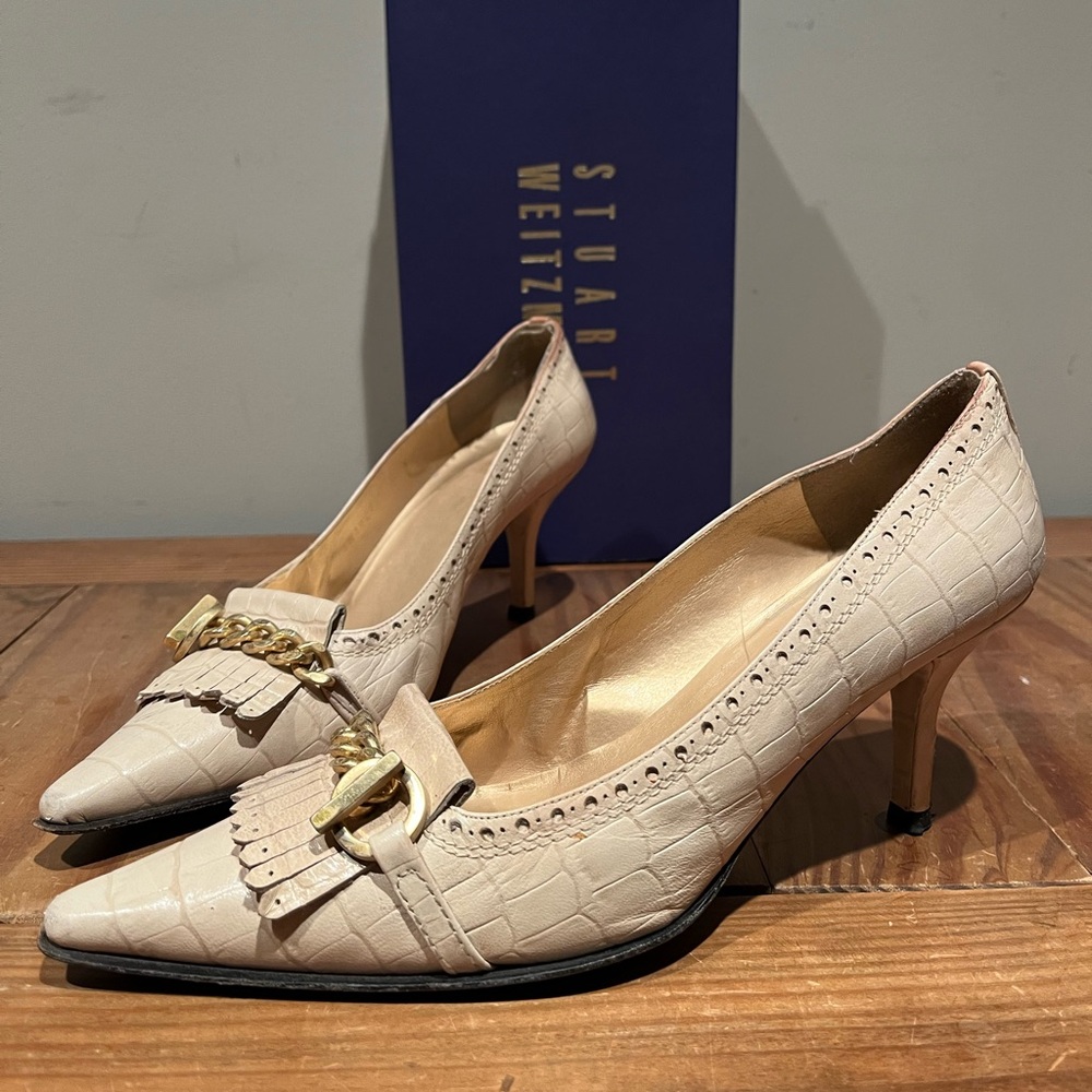Stuart Weitzman pump